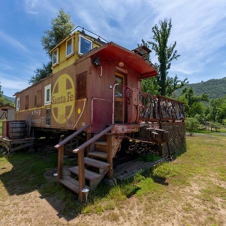 Little Red Caboose Villa Oakhurst Luaran gambar