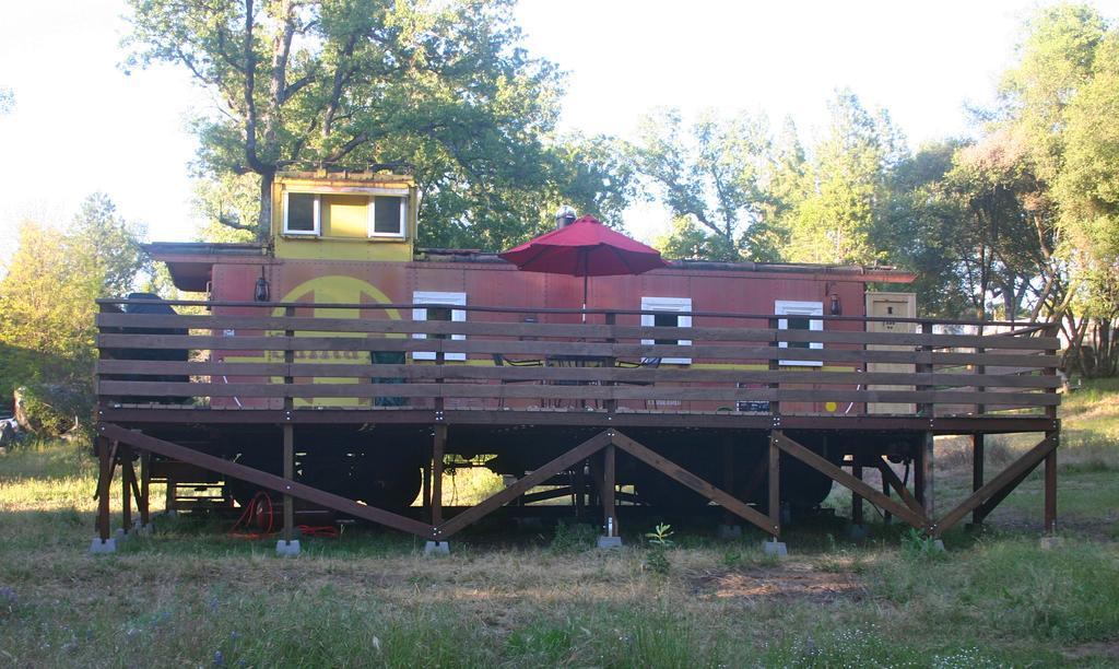 Little Red Caboose Villa Oakhurst Luaran gambar